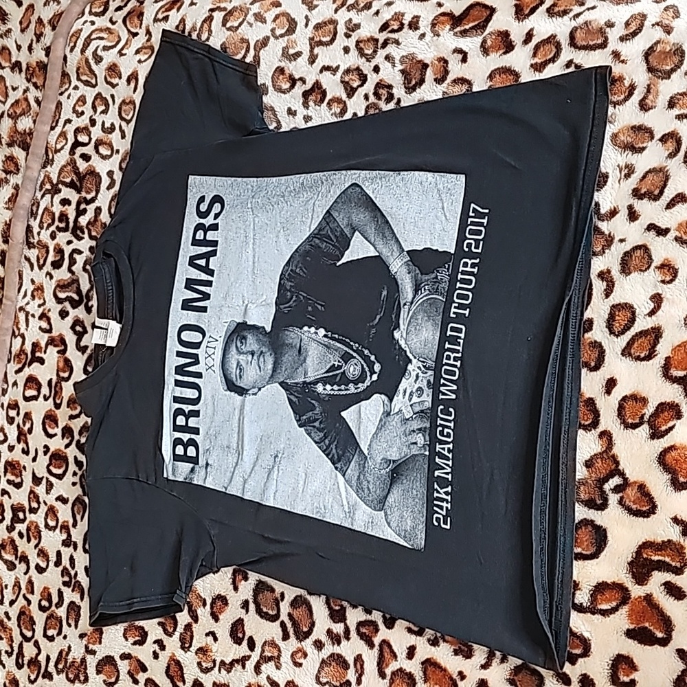 Vintage Bruno Mars concert tshirt shirt size medium Tour 2017